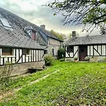 Le Petit En Auge - Confort - Jardin - Commerces A Pied